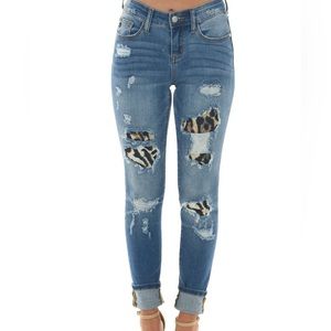Judy Blue 11/30 Medium Wash Distressed Skinny Jeans with Leopard Print Patch